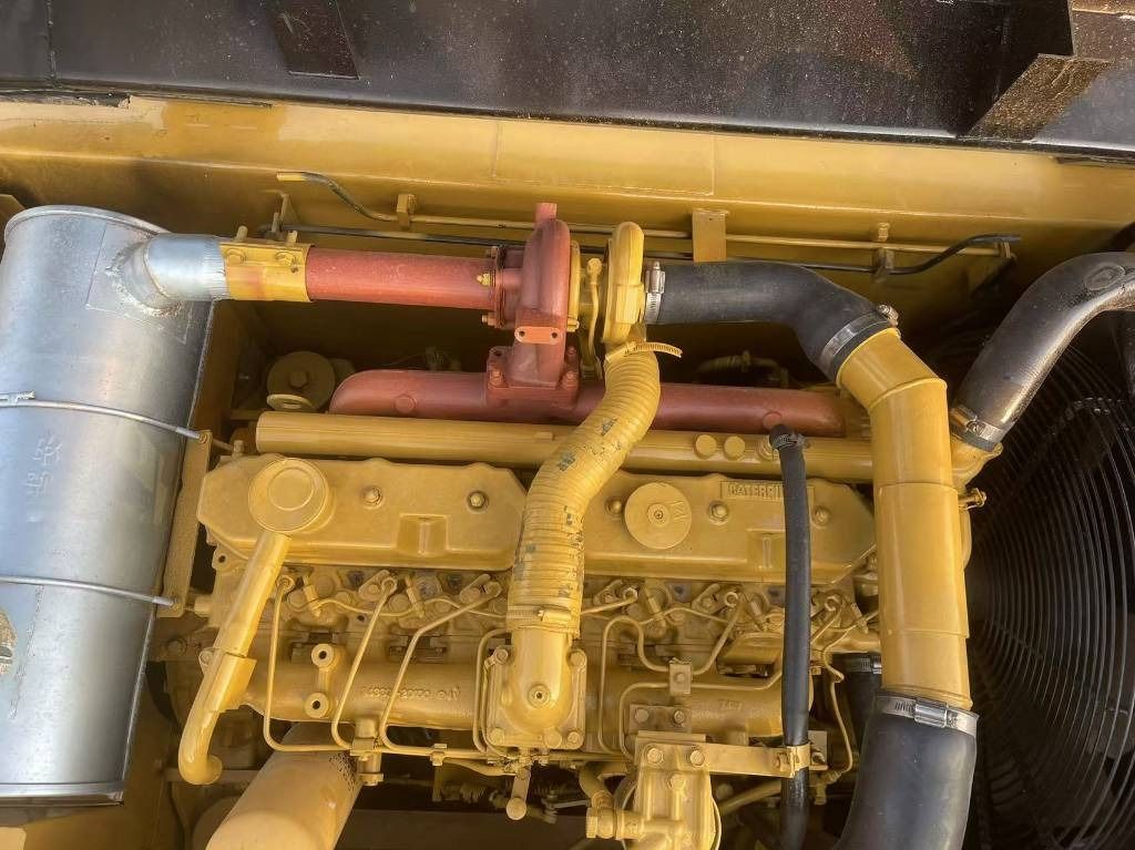 2022 Caterpillar 320B crawler excavator engine compartment view 2022 Caterpillar 320B crawler excavator engine compartment view