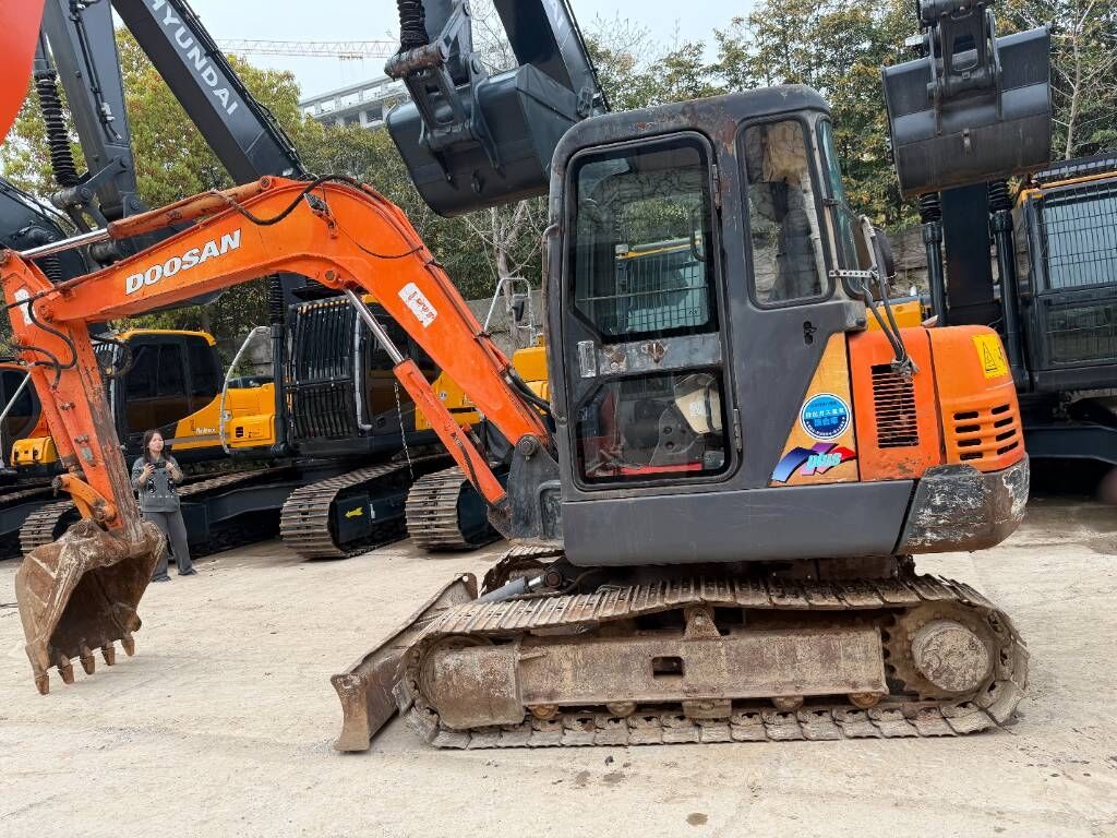 2024 Doosan DH55 crawler excavator, side view 2024 Doosan DH55 crawler excavator, side view