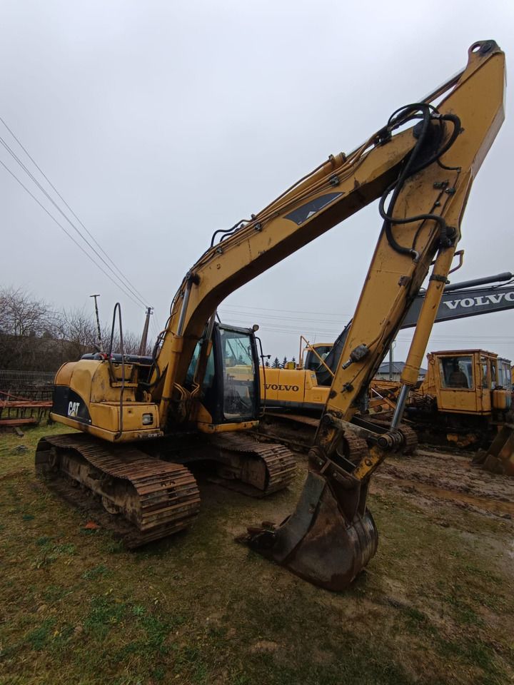 2007 Caterpillar 312C crawler excavator, side view 2007 Caterpillar 312C crawler excavator, side view