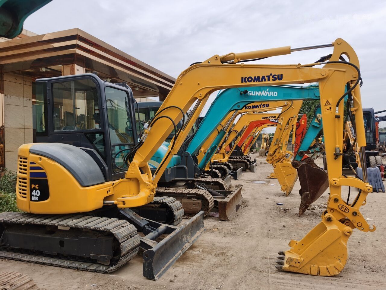 2018 Komatsu PC40 MR mini excavator, side view 2018 Komatsu PC40 MR mini excavator, side view