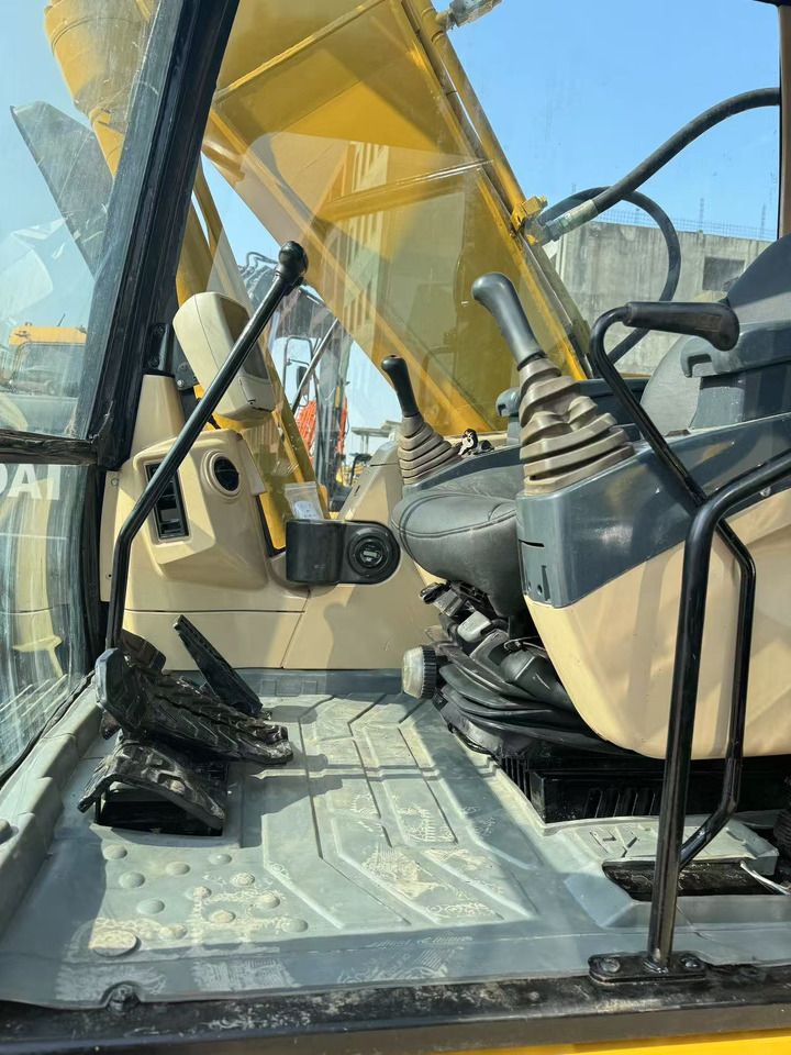 2019 Caterpillar 320C crawler excavator interior view 2019 Caterpillar 320C crawler excavator interior view