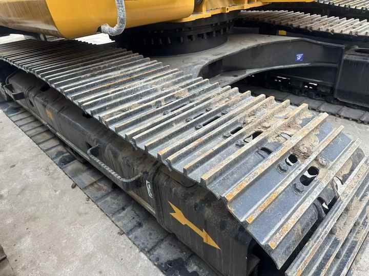 2016 Caterpillar 320D Raupenbagger Fahrwerksansicht 2016 Caterpillar 320D Raupenbagger Fahrwerksansicht
