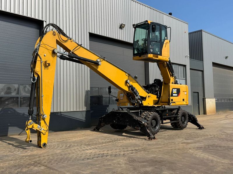 2019 Caterpillar MH3024 material handler, side view 2019 Caterpillar MH3024 material handler, side view