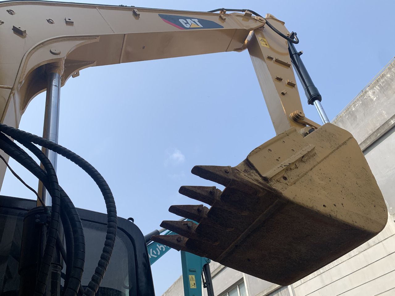 2021 Caterpillar 308D mini excavator boom and bucket view 2021 Caterpillar 308D mini excavator boom and bucket view