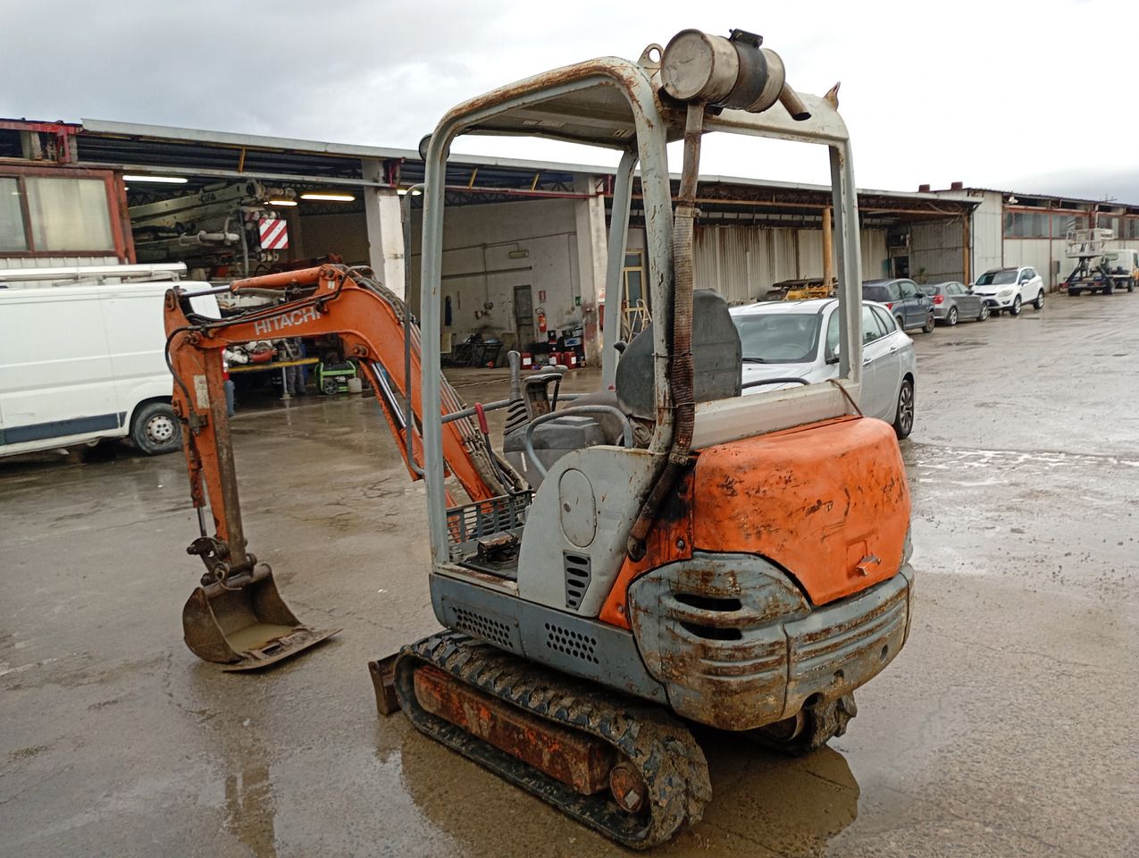 2005 Hitachi FH16.2B mini excavator, rear three-quarter view