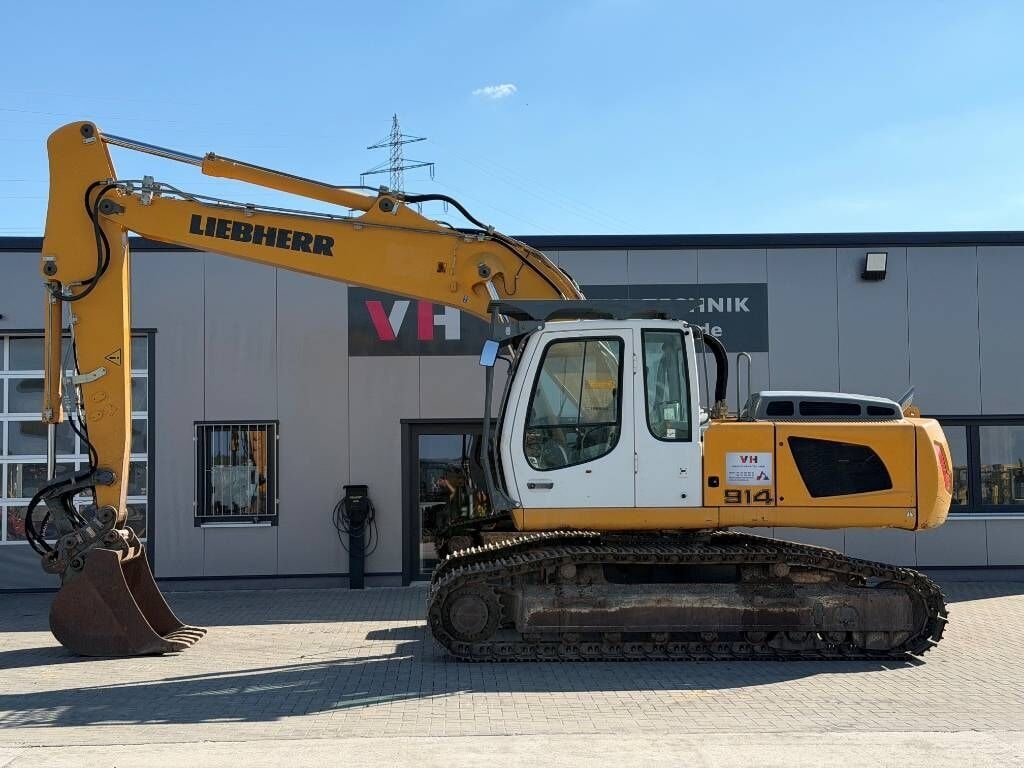 2008 Liebherr R914C HD S L crawler excavator, side profile view 2008 Liebherr R914C HD S L crawler excavator, side profile view