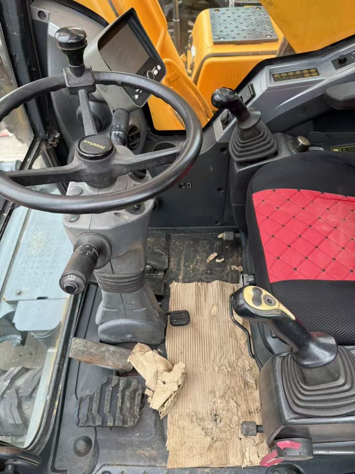 2024 Hyundai R210W-9S wheel excavator interior cab view 2024 Hyundai R210W-9S wheel excavator interior cab view