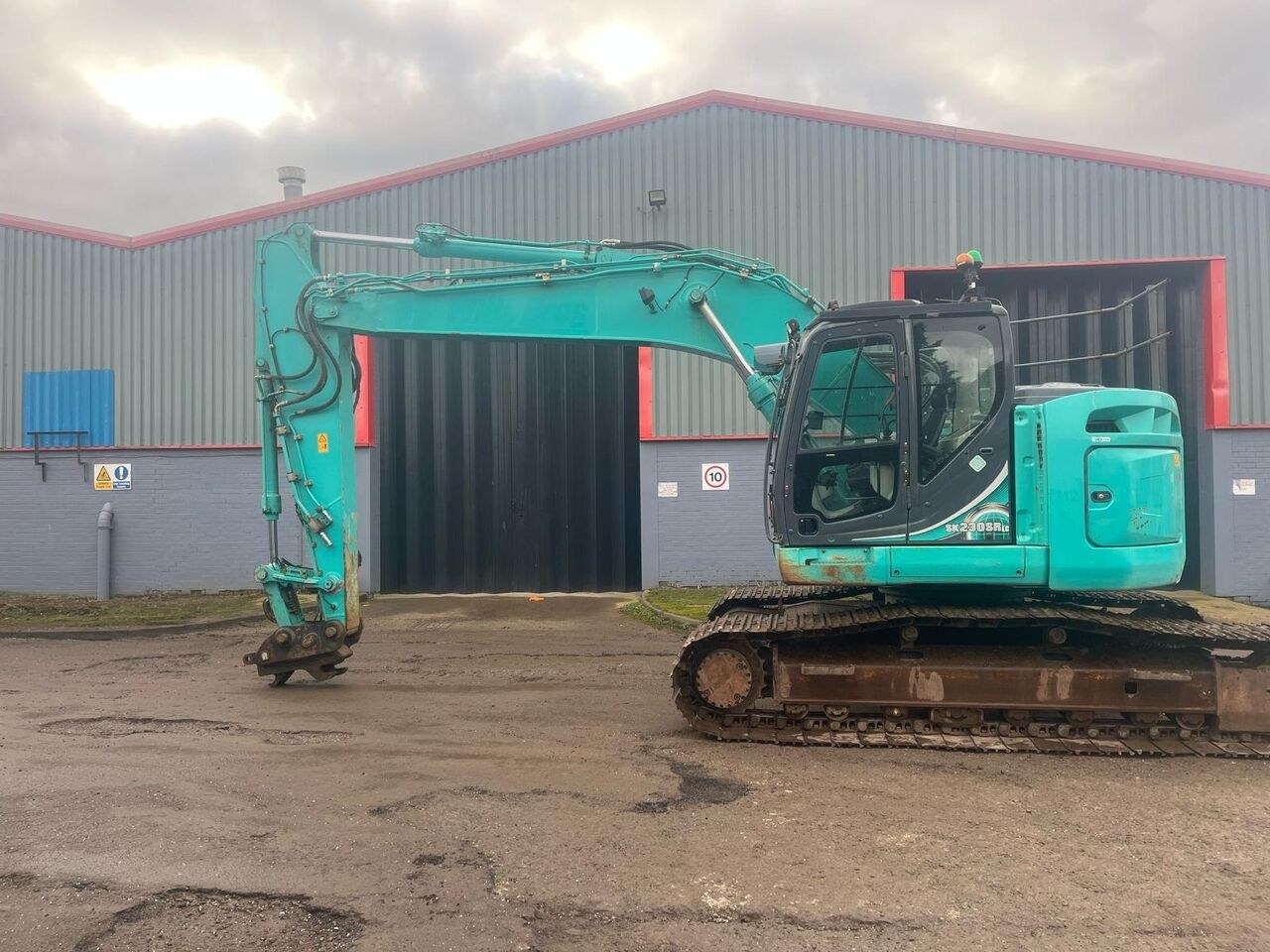 2020 Kobelco SK230SRLC-5E crawler excavator, side view