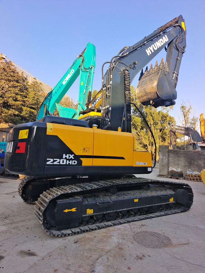 2024 Hyundai HX220HD crawler excavator, side view