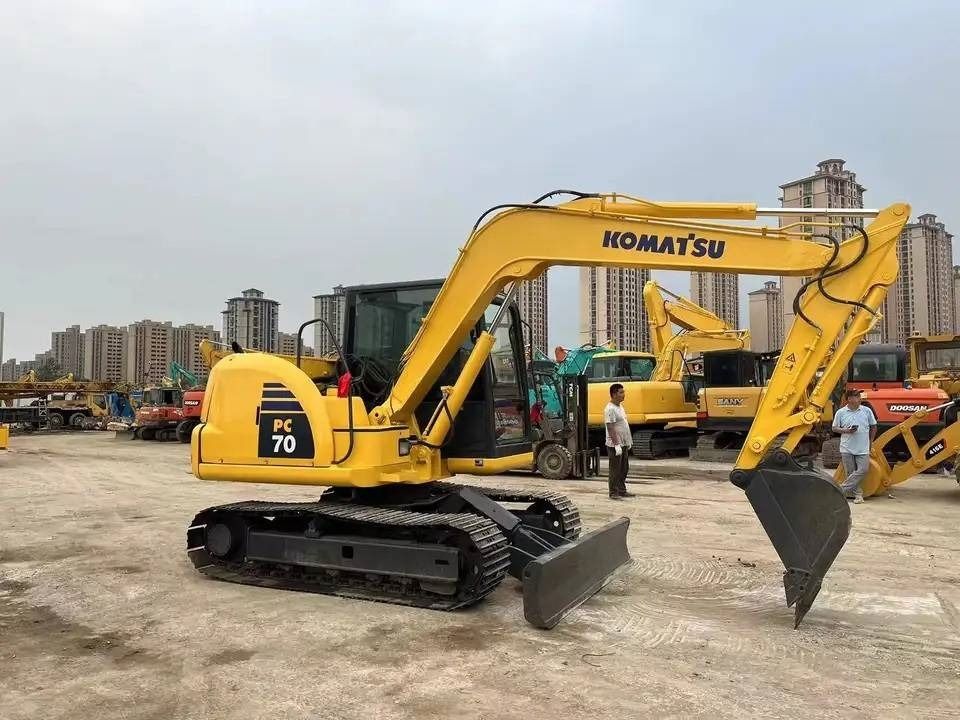 2022 Komatsu PC70-8 mini excavator, side profile view 2022 Komatsu PC70-8 mini excavator, side profile view