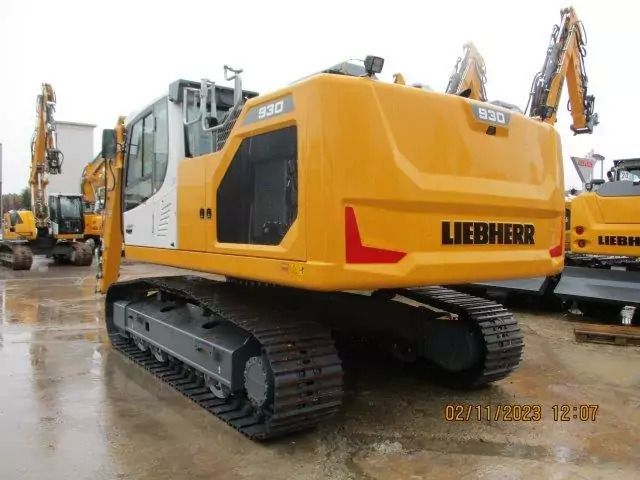 2023 Liebherr R930 NLC crawler excavator rear view