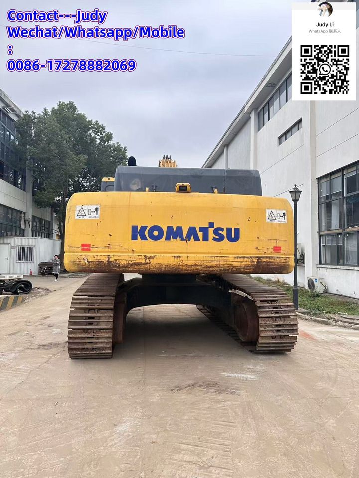 Komatsu PC400 crawler excavator, rear view