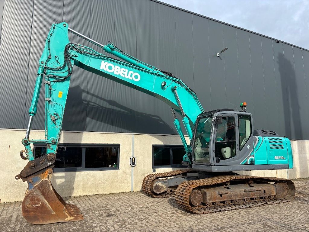 2017 Kobelco SK210LC-10 crawler excavator side view