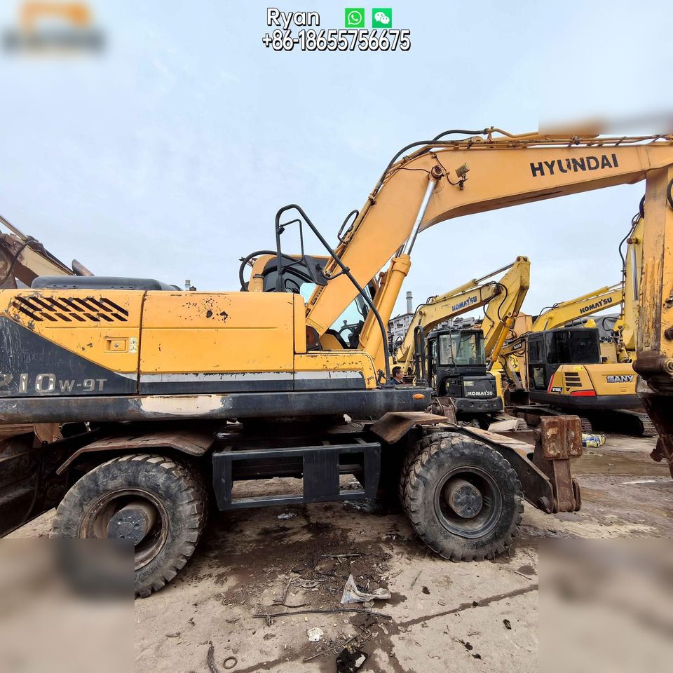 2019 Hyundai 210W-9T wheel excavator side view