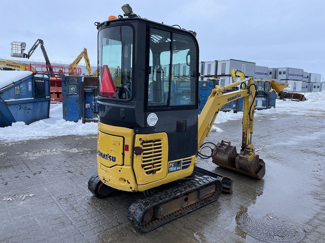 2018 Komatsu PC16R-3 mini excavator, rear three-quarter view 2018 Komatsu PC16R-3 mini excavator, rear three-quarter view