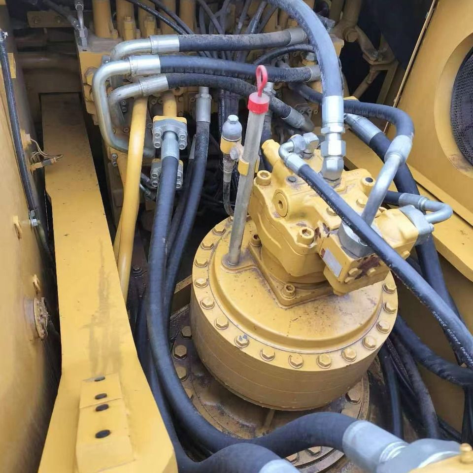 2023 Caterpillar 336D crawler excavator hydraulic swing motor detail 2023 Caterpillar 336D crawler excavator hydraulic swing motor detail