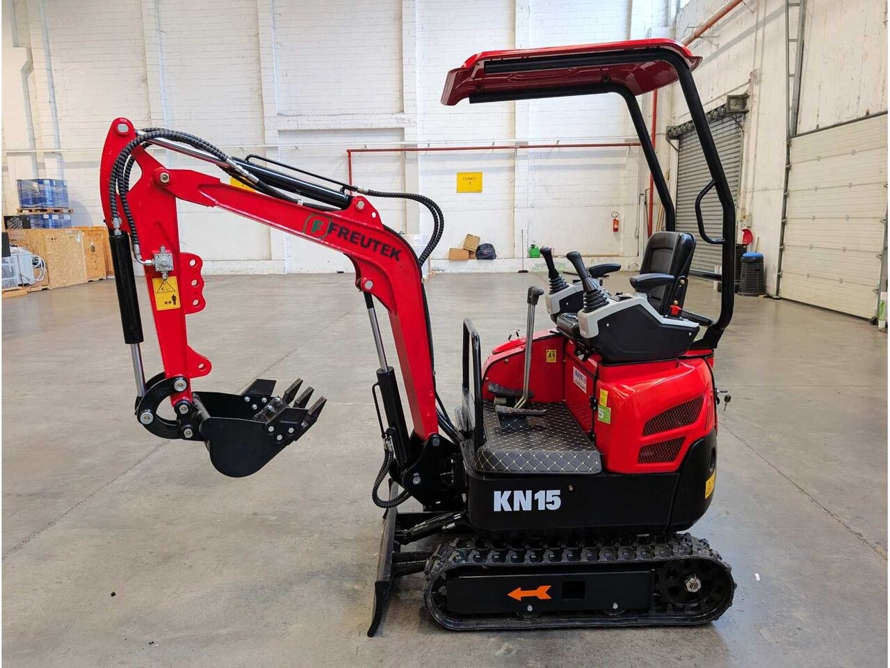 2025 Freutek KN15 mini excavator, side profile view 2025 Freutek KN15 mini excavator, side profile view