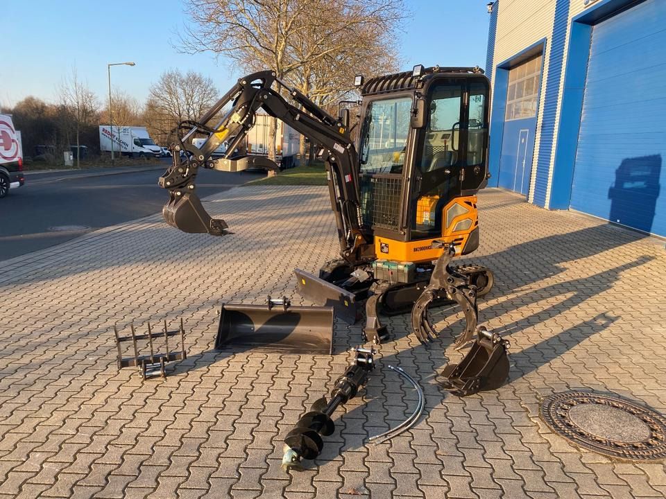 Berger Kraus BK2000NKSR mini excavator with attachments Berger Kraus BK2000NKSR mini excavator with attachments
