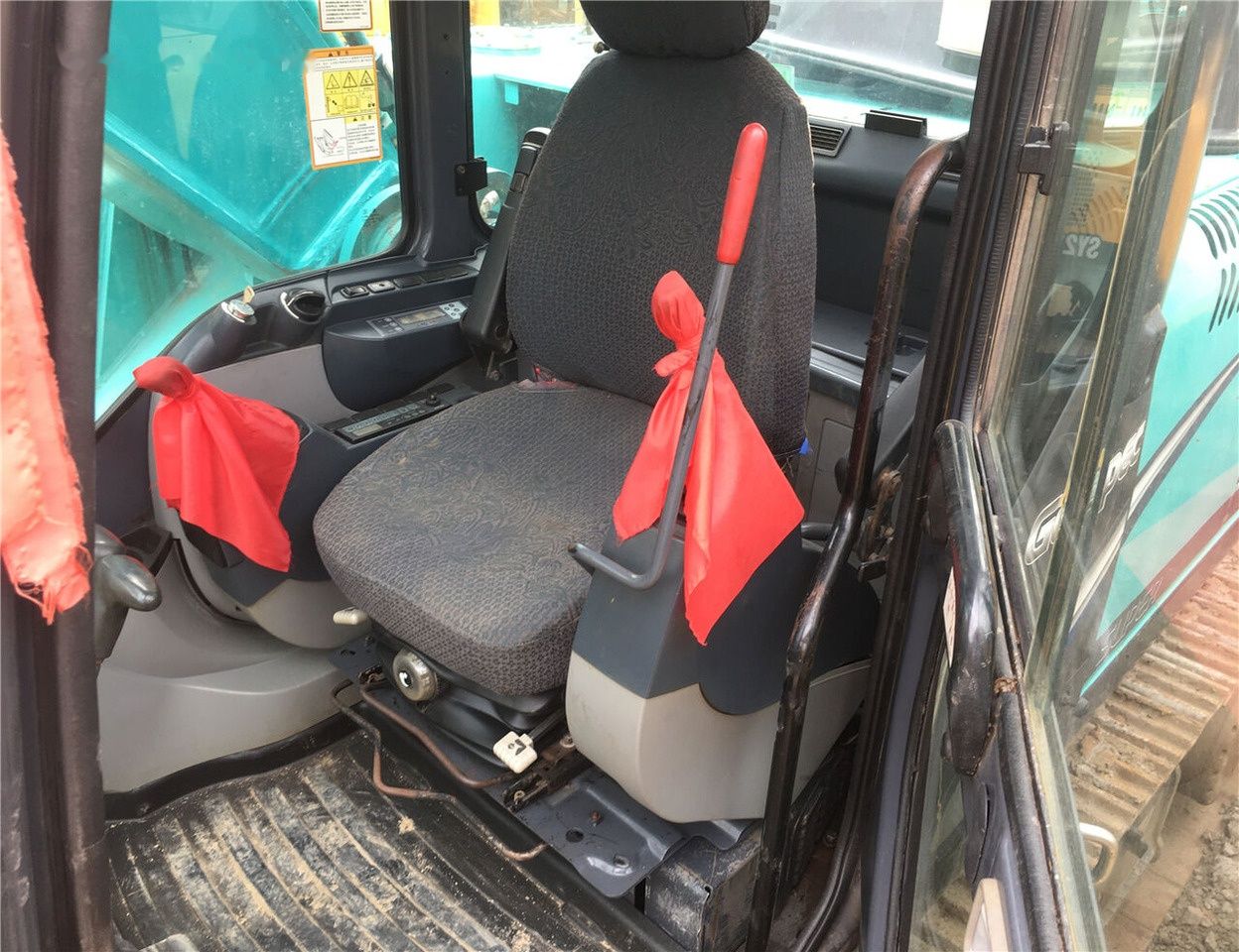 2017 Kobelco SK350LC-8 crawler excavator interior cab view 2017 Kobelco SK350LC-8 crawler excavator interior cab view