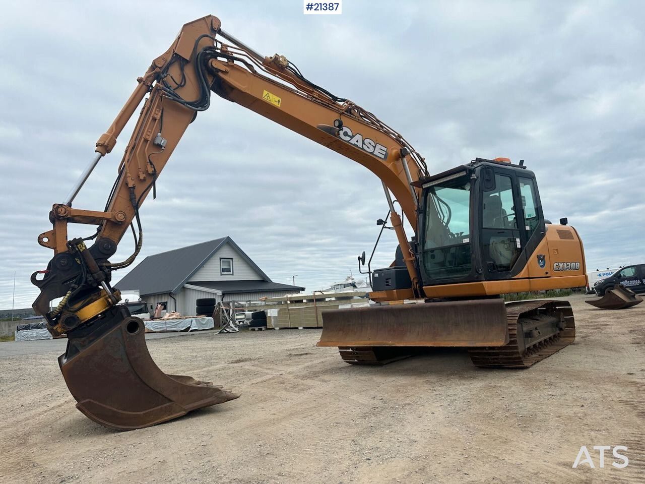 2011 CASE CX130B excavator, side profile view