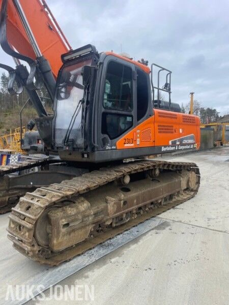 2018 Doosan DX380LC-5 crawler excavator, side view 2018 Doosan DX380LC-5 crawler excavator, side view