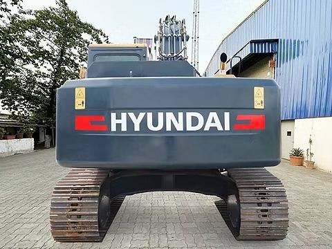 2025 Hyundai R215 crawler excavator rear view 2025 Hyundai R215 crawler excavator rear view