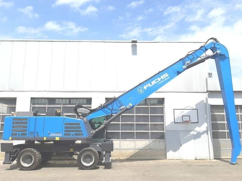 2019 Fuchs MHL360 F material handler, side profile view 2019 Fuchs MHL360 F material handler, side profile view