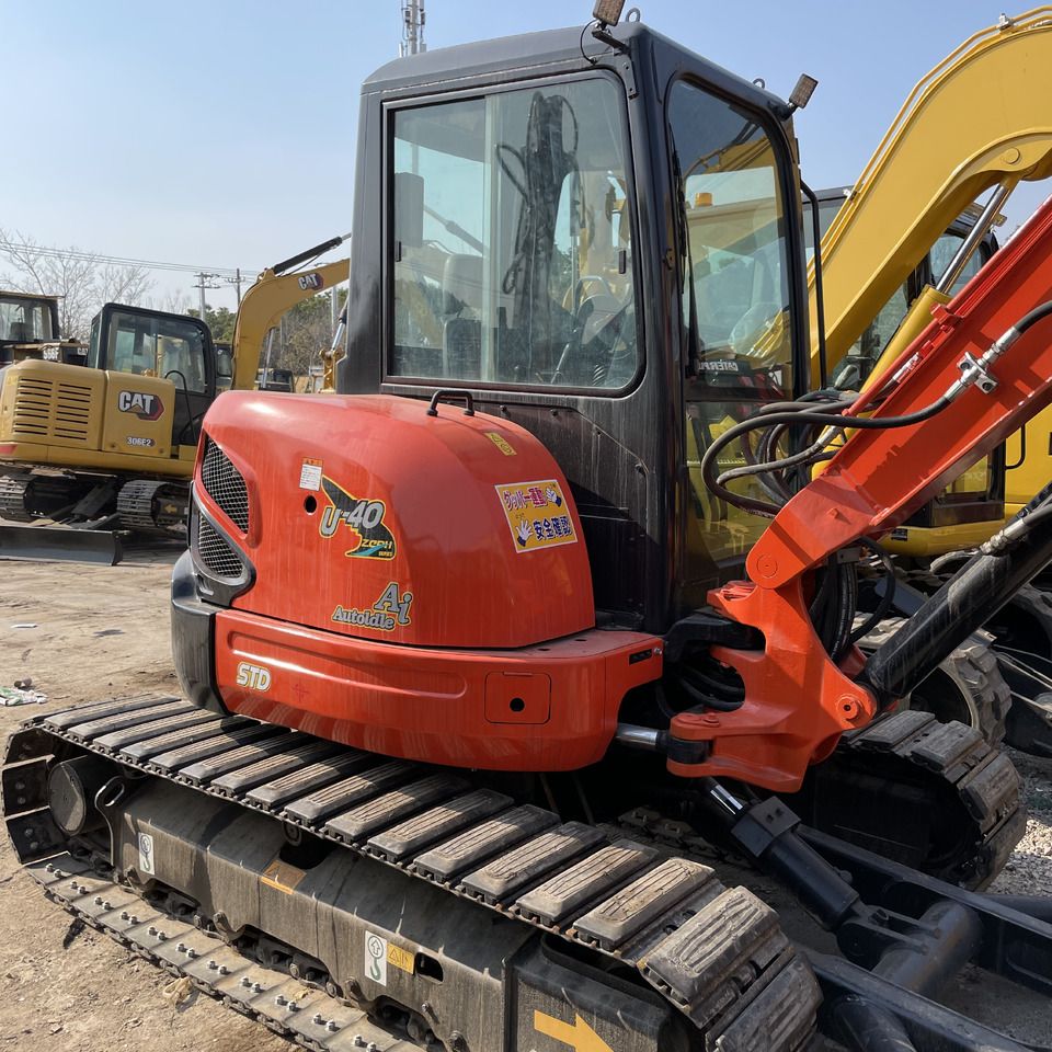2026 Kubota U40-3 mini excavator, side profile view 2026 Kubota U40-3 mini excavator, side profile view