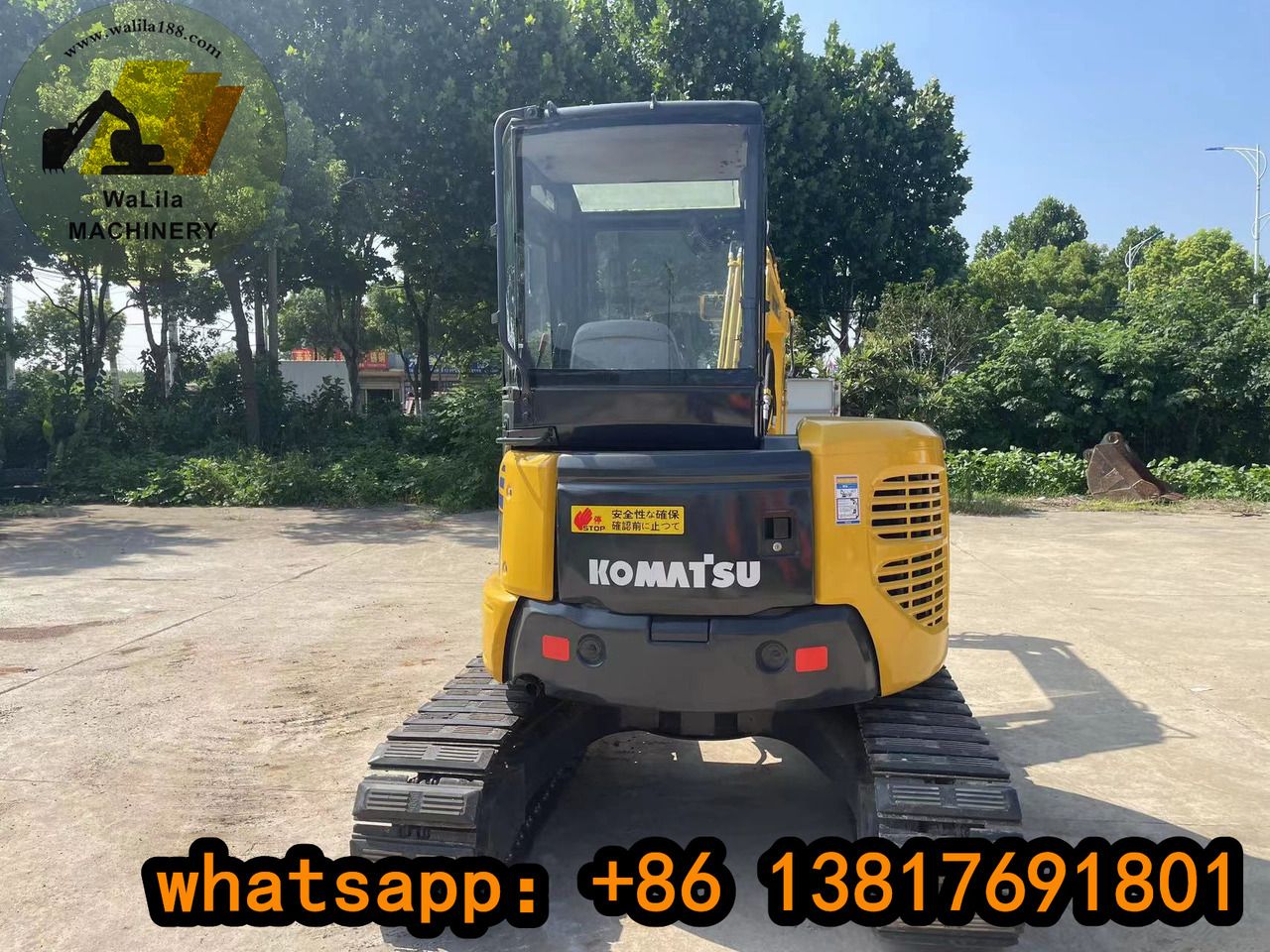 2022 Komatsu PC40MR mini excavator rear view 2022 Komatsu PC40MR mini excavator rear view