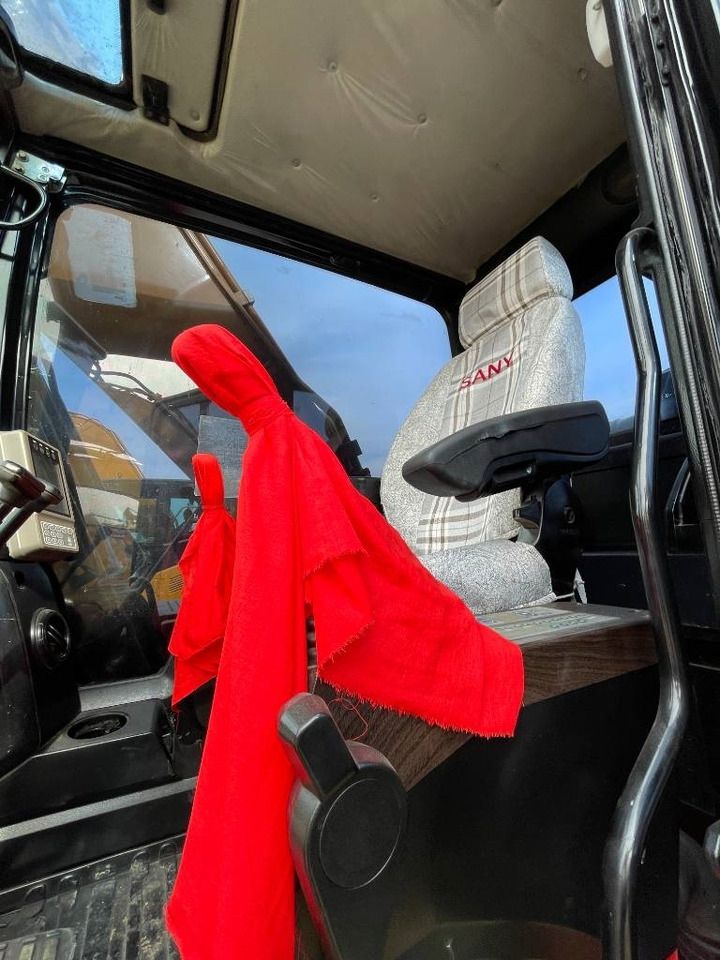 2024 Sany SY215 crawler excavator interior view