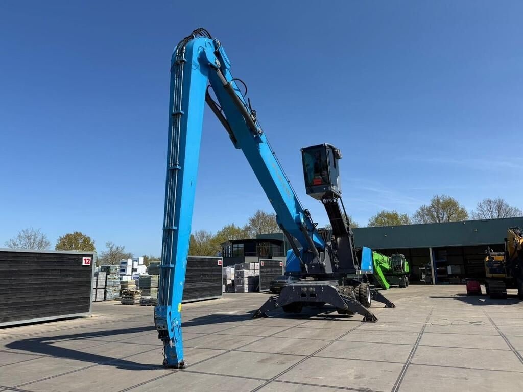 2019 Fuchs MHL360 T4F material handler, side profile view