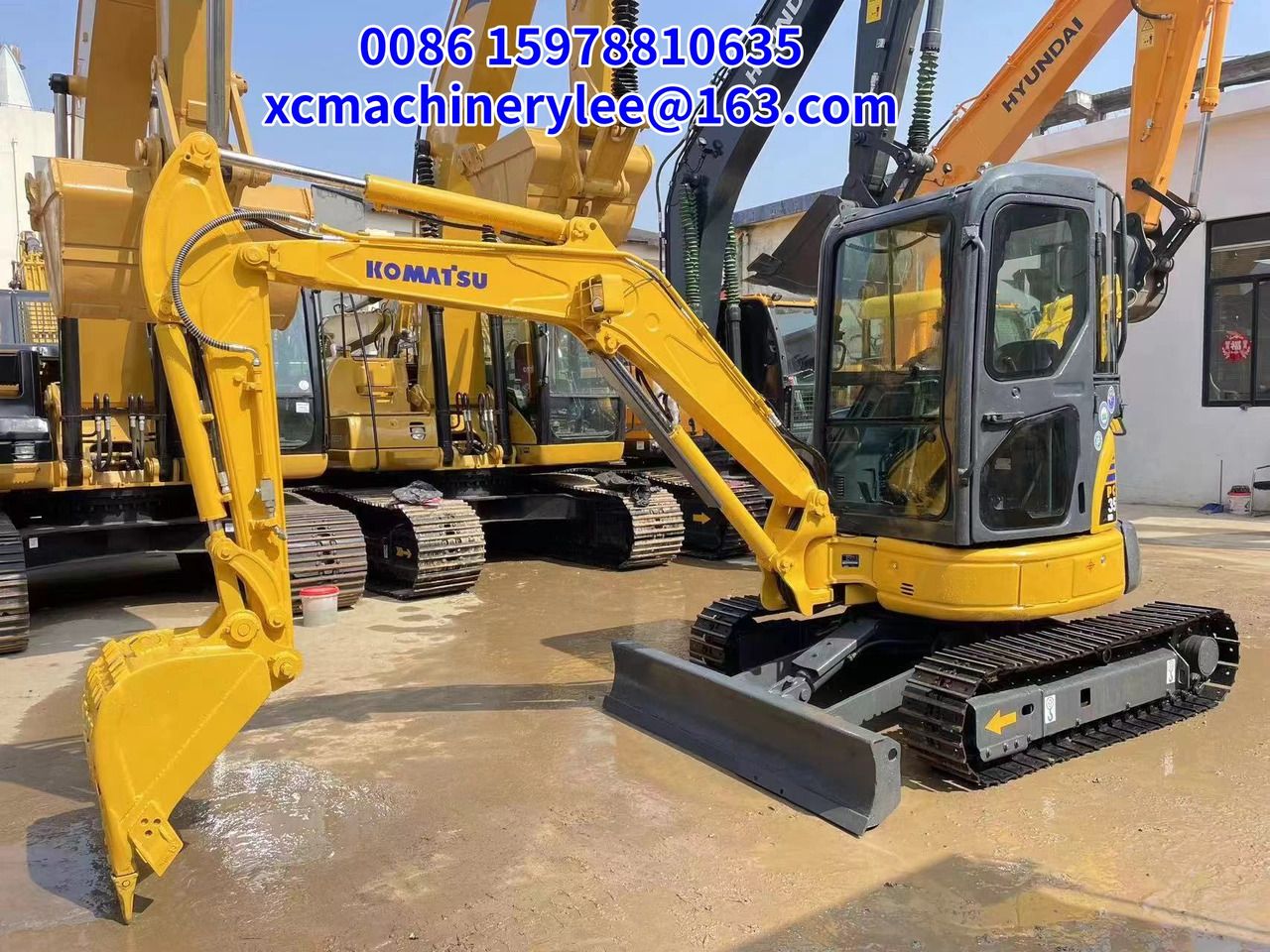 2023 Komatsu PC35 mini excavator, front three-quarter view 2023 Komatsu PC35 mini excavator, front three-quarter view