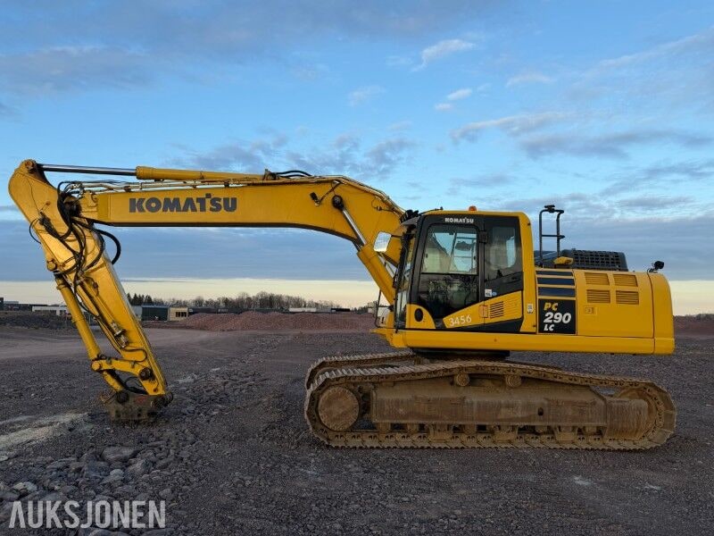 2020 Komatsu PC290LC-11 crawler excavator, side view
