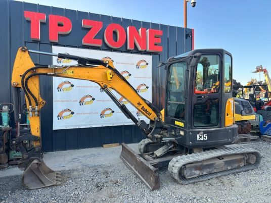 2016 Bobcat E35 mini excavator, side view 2016 Bobcat E35 mini excavator, side view