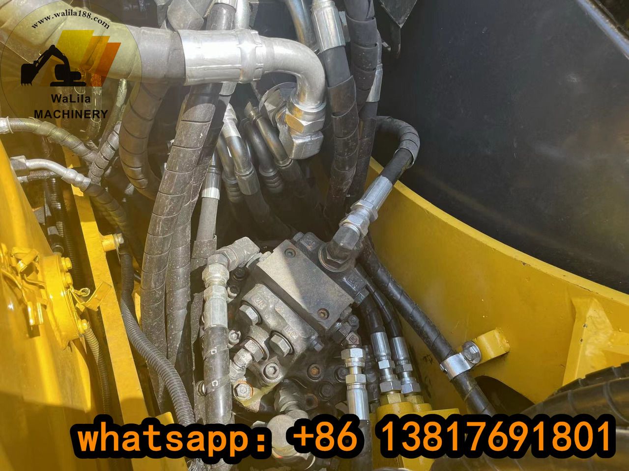 2023 Komatsu PC70-8 mini excavator hydraulic pump detail 2023 Komatsu PC70-8 mini excavator hydraulic pump detail