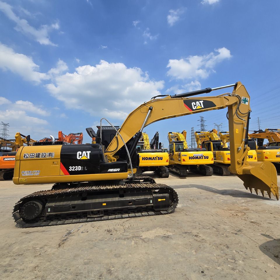 2023 Caterpillar 323D2L crawler excavator side view