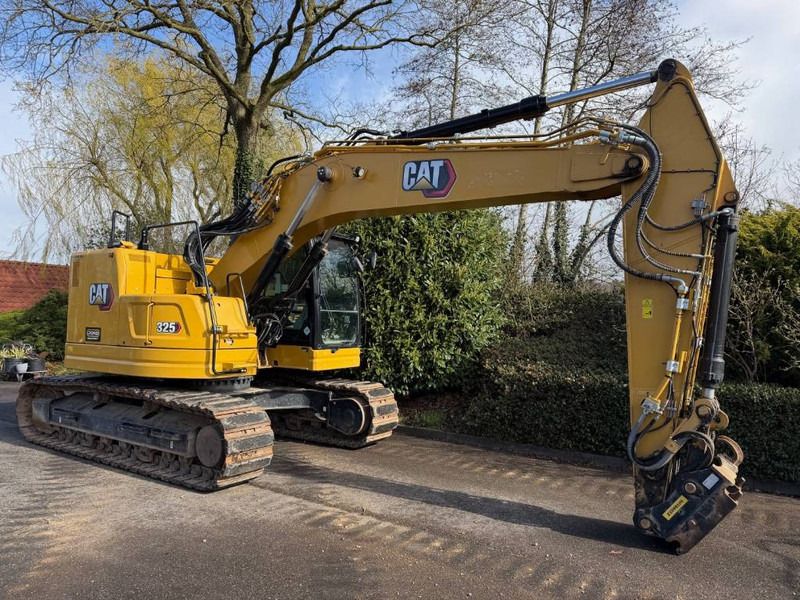 2020 Caterpillar 325-07A crawler excavator, side profile view 2020 Caterpillar 325-07A crawler excavator, side profile view