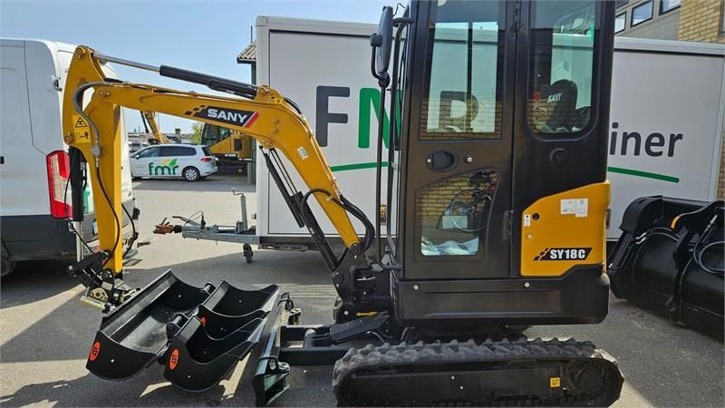 Sany SY18C mini excavator, side view Sany SY18C mini excavator, side view