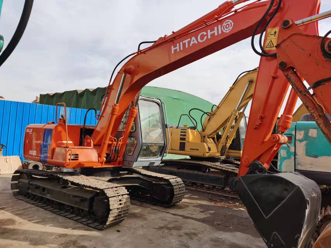 2014 Hitachi EX120-2 crawler excavator, side profile view
