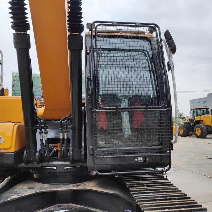 2023 Hyundai R220LC-9S crawler excavator cab and boom view 2023 Hyundai R220LC-9S crawler excavator cab and boom view