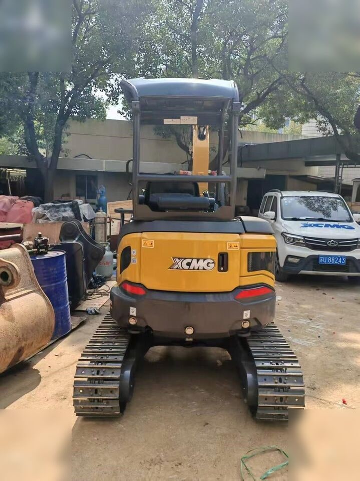 2022 XCMG XE26U mini excavator rear view 2022 XCMG XE26U mini excavator rear view