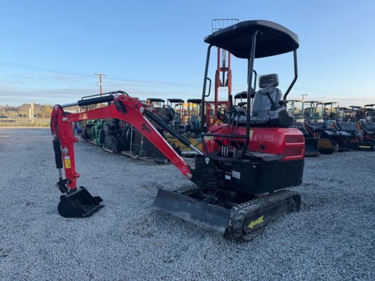 JPC HT20 mini excavator, side view