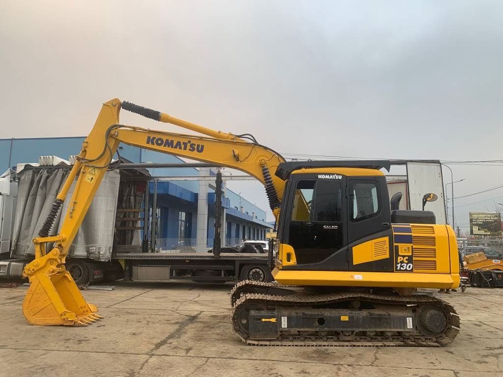 2022 Komatsu PC130 crawler excavator side view 2022 Komatsu PC130 crawler excavator side view