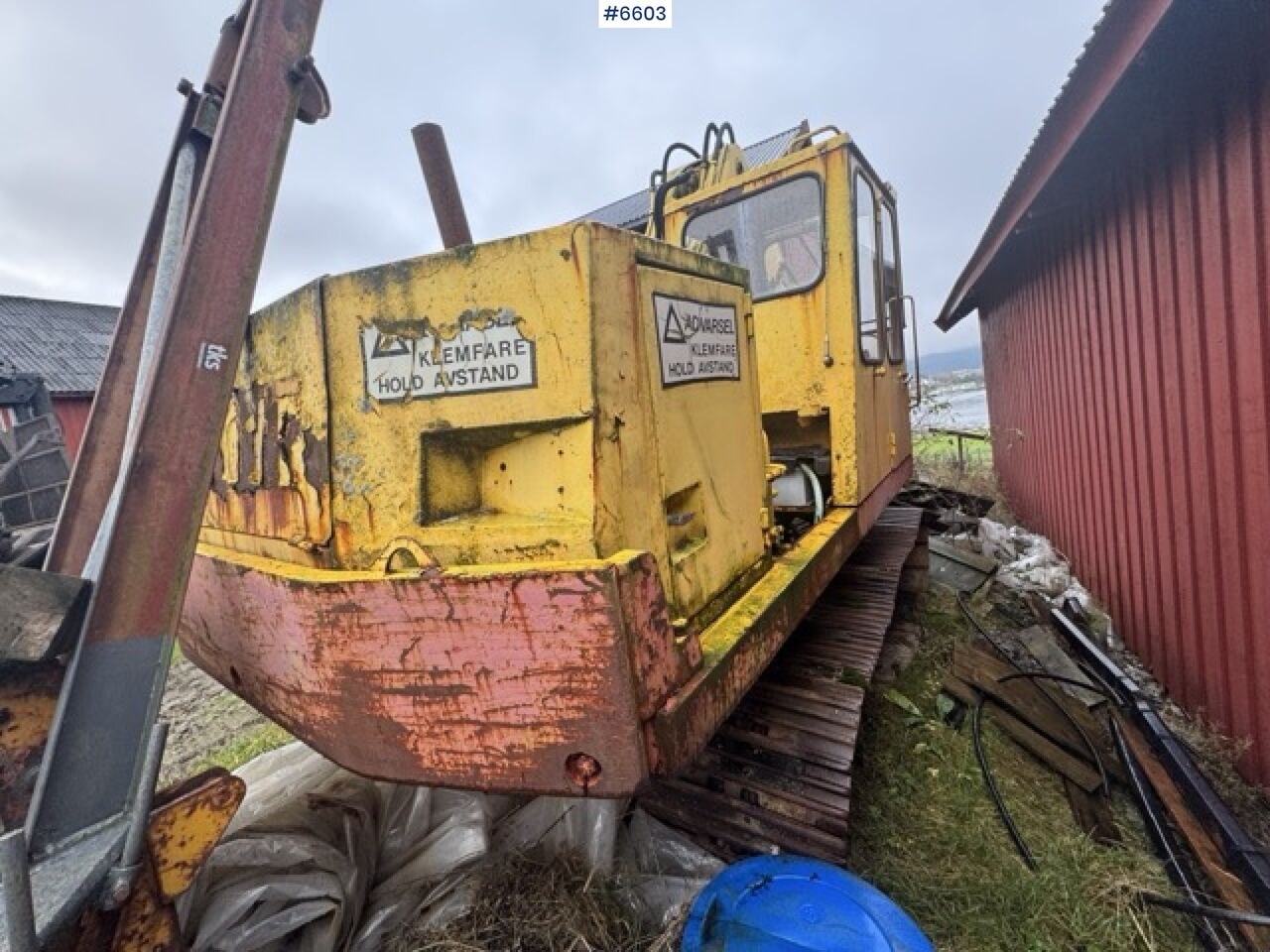 1978 Brøyt X20T excavator rear three-quarter view