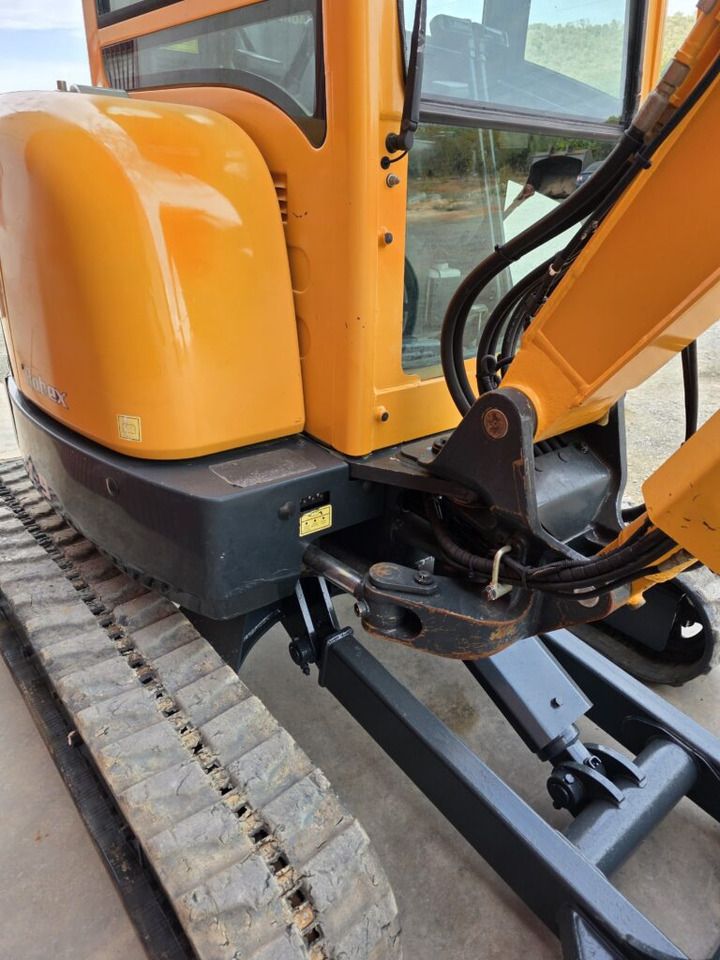 2018 Hyundai Robex 35Z-9 mini excavator side view 2018 Hyundai Robex 35Z-9 mini excavator side view