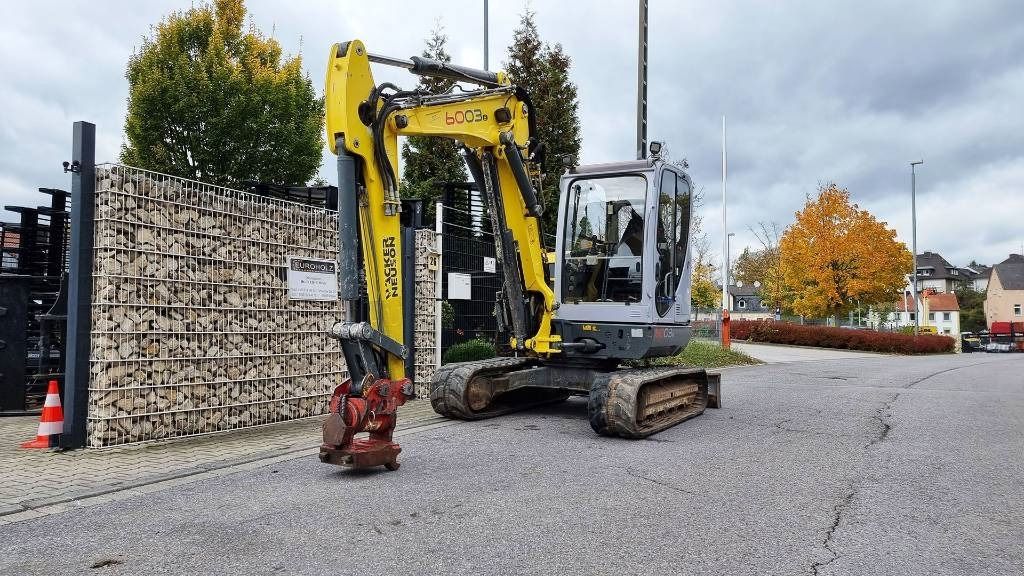 2011 Wacker Neuson 6003 RD mini excavator, side view 2011 Wacker Neuson 6003 RD mini excavator, side view
