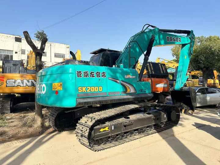 2016 Kobelco SK200D crawler excavator, rear three-quarter view 2016 Kobelco SK200D crawler excavator, rear three-quarter view