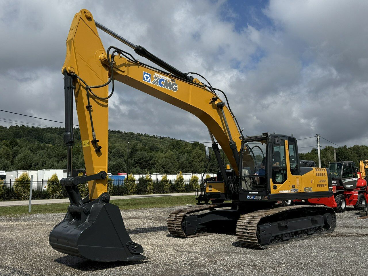 2018 XCMG XE 250C crawler excavator, side view 2018 XCMG XE 250C crawler excavator, side view