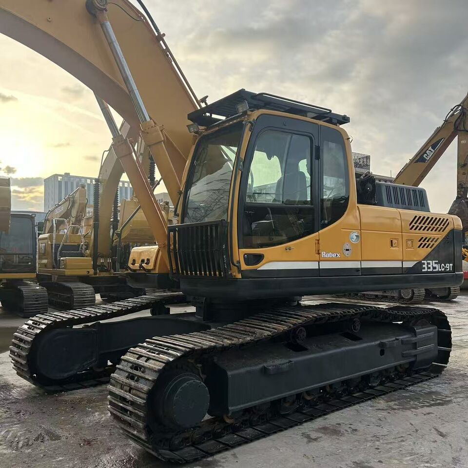 2020 Hyundai R335LC-9T crawler excavator, side view