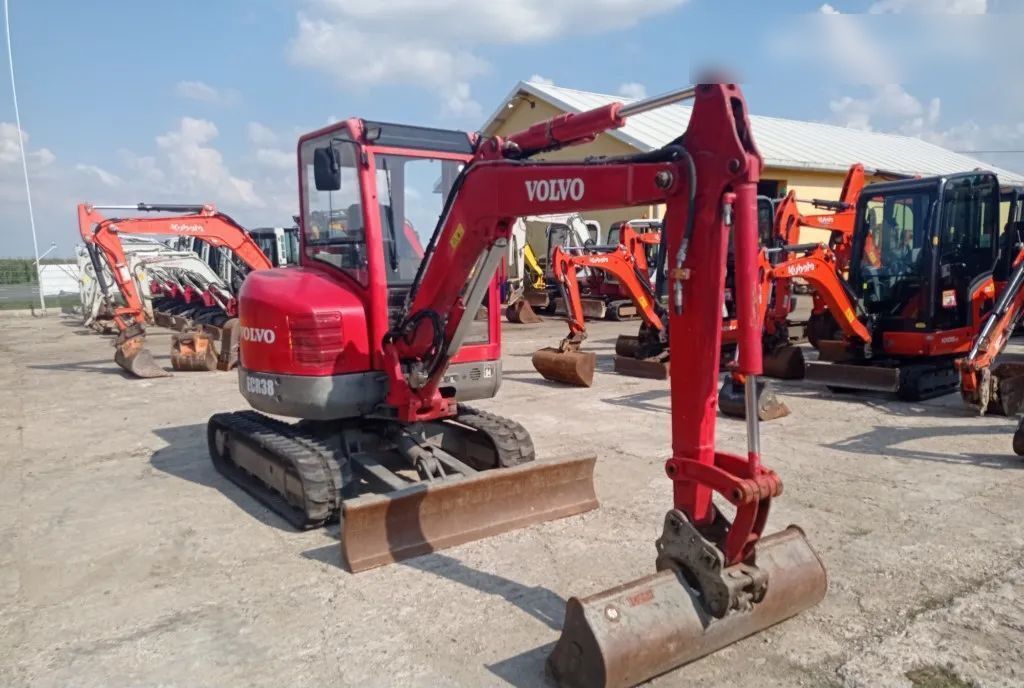 2013 Volvo ECR38 mini excavator, rear three-quarter view 2013 Volvo ECR38 mini excavator, rear three-quarter view